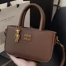 fashion trend is high-end hand-held small bags for women 2025