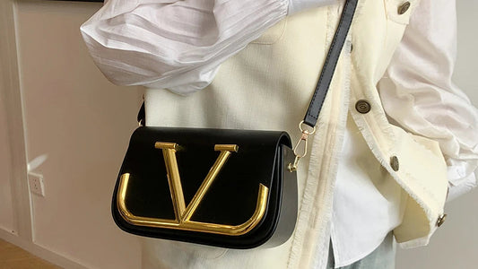 Chic Parisian-Style Tote Bag for Women Elegant Crossbody Handbag Minimalist Vintage Leather Purse with Trendy Letter Logo Design