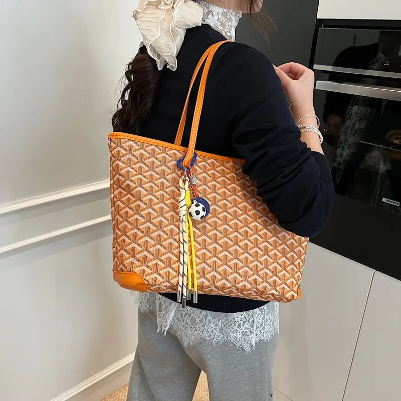 Fashionable Leather Shopper Tote Bag For Women With Trendy Design Letter Logo And Large Capacity