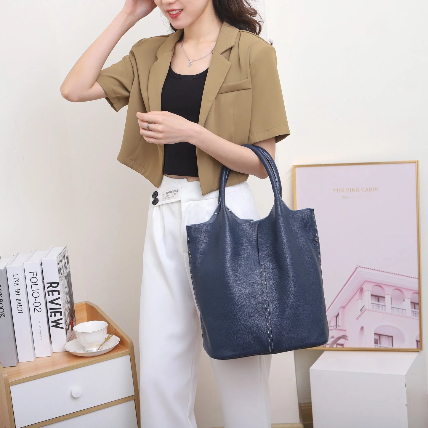 Genuine Grade Leather Women Commuter Tote Bag Ladies Soft Cowhide Tote Shoulder Handbag Large Female Bucket Bag Luxury Designer