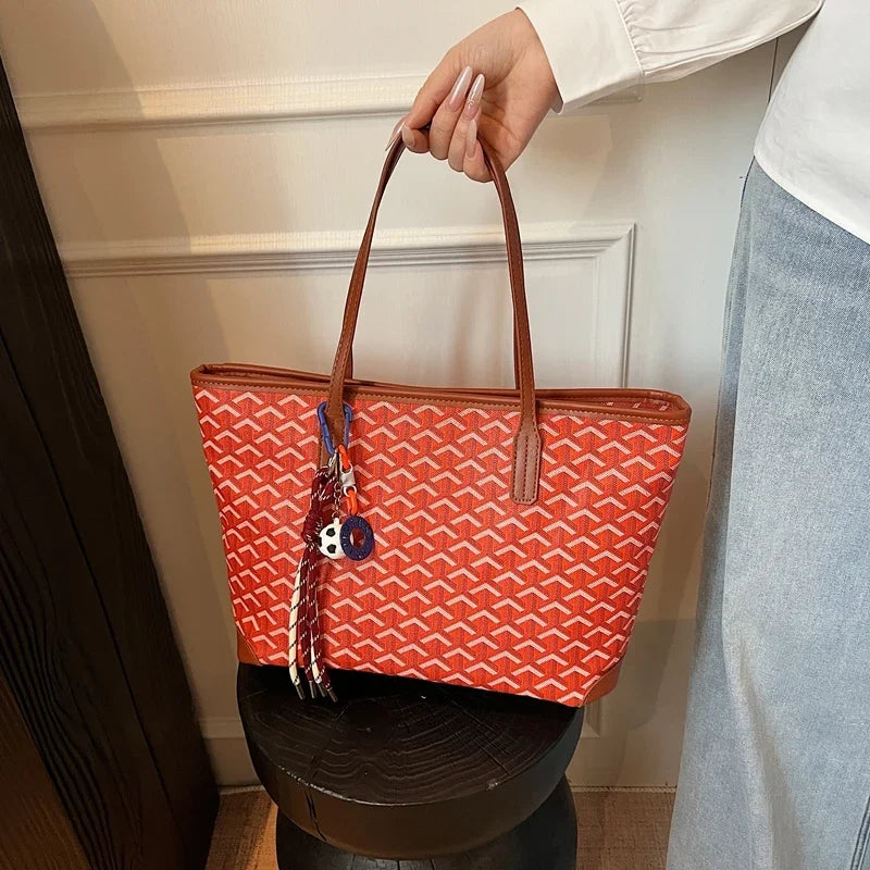 Fashionable Leather Shopper Tote Bag For Women With Trendy Design Letter Logo And Large Capacity