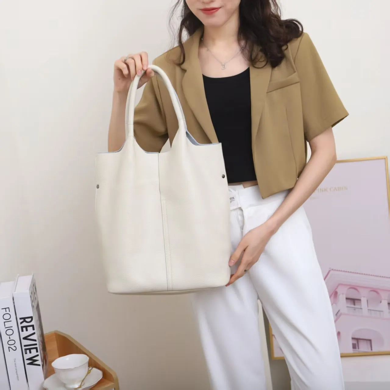 Genuine Grade Leather Women Commuter Tote Bag Ladies Soft Cowhide Tote Shoulder Handbag Large Female Bucket Bag Luxury Designer